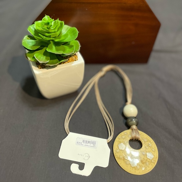 C est 1946 Necklace - Picture 4 of 5